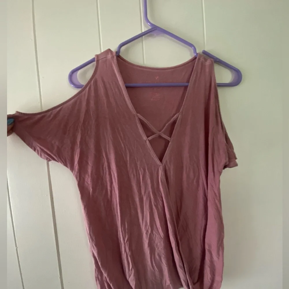 Pink AE top - Picture 2 of 3